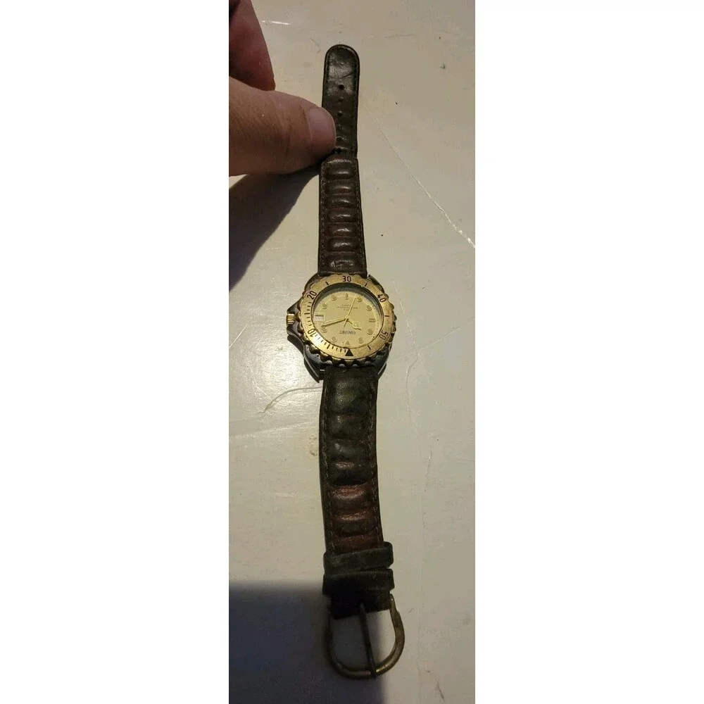 Vintage Consort Wristwatch Made In Hong Kong Watch Quintel Quartz